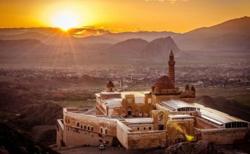 İshak Pasha Palace